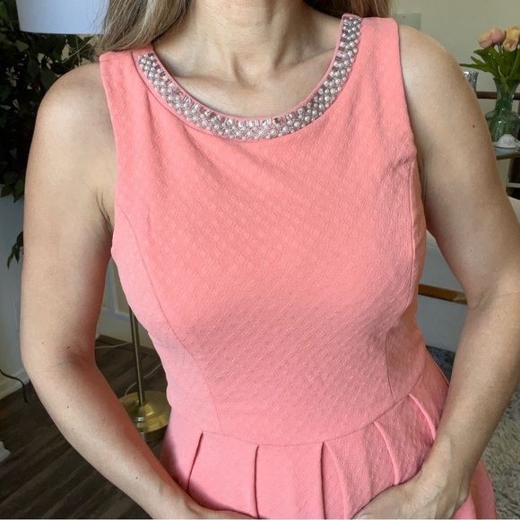 Alya Coral Sleeveless Fitted Beaded Pearl Neck V Back 
Cocktail Bow Dress PartyM - Picture 5 of 15